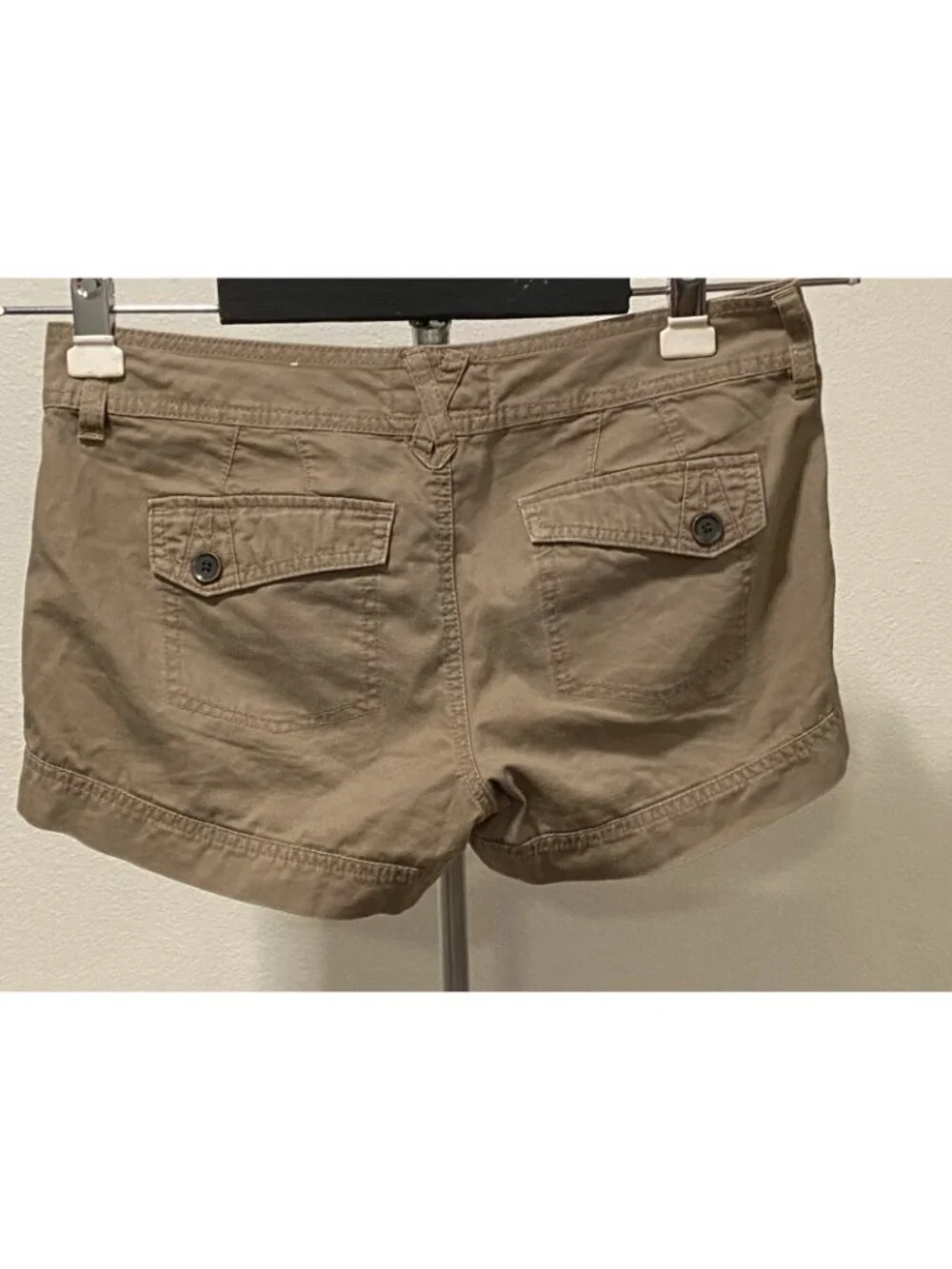 Maurices Womens Size 5/6 Chino Shorts Brown 34X4”